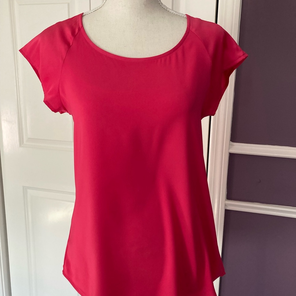 Womens Express Size XS pink shirt sleeve blouse
